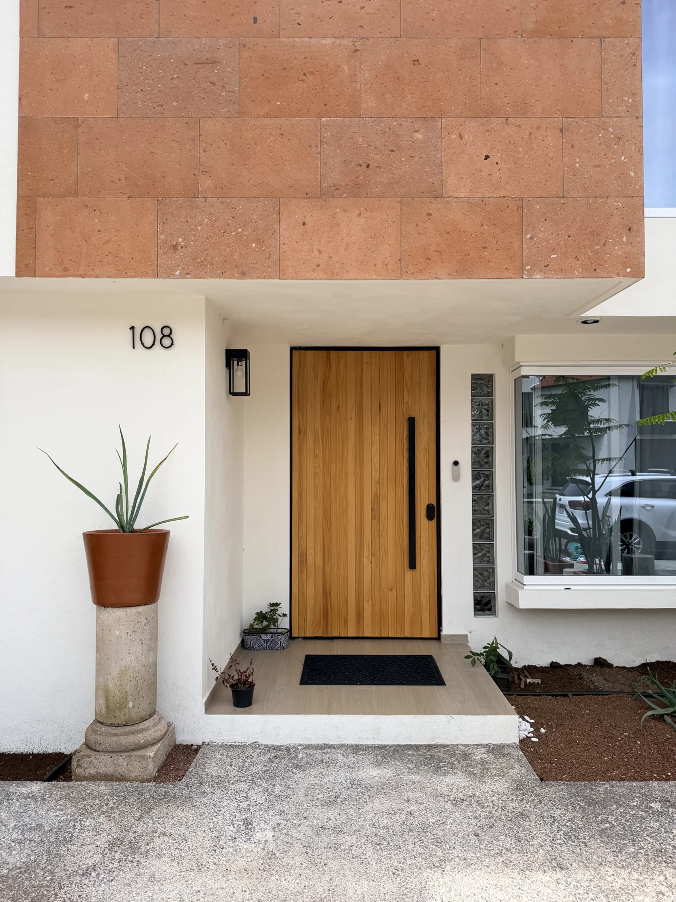 Casa Eucaliptos 108 — acceso